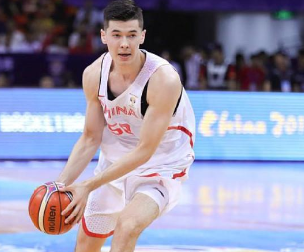 官方：字母哥CBA下课的七位(丁彦雨航受伤前本有望稳入nba)|IM电竞
